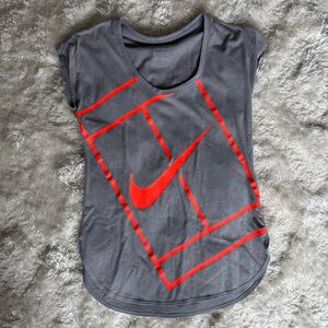 NIKE Court Baseline Tennis Shirt